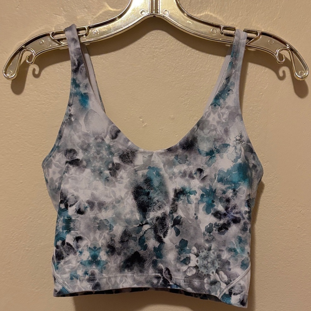 lululemon athletica Blue and Gray Floral Crop Top
